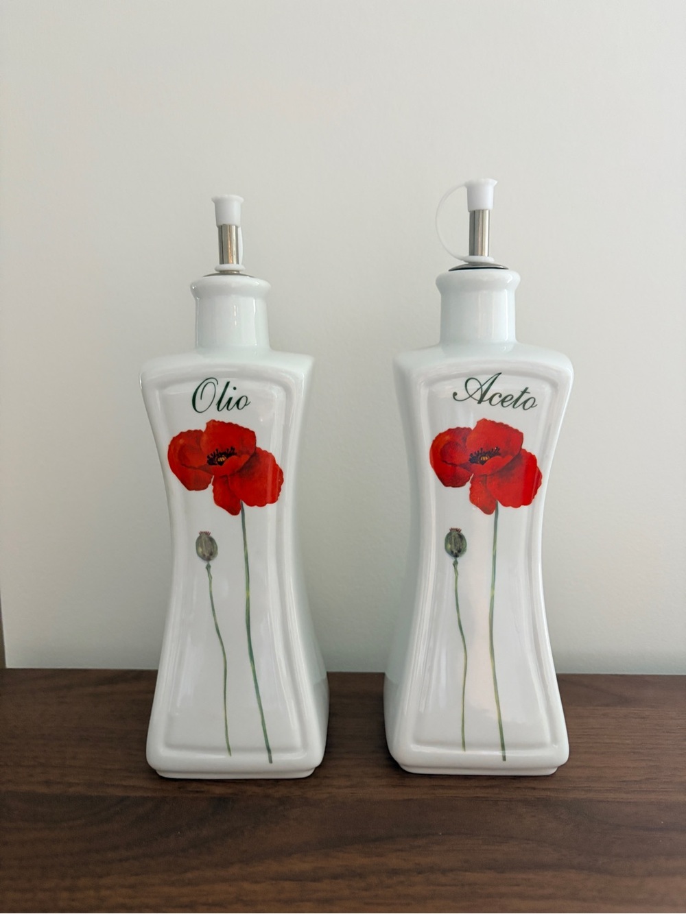 Aceto & Olio Poppy Ceramic Dispenser Set - White NEVER USED